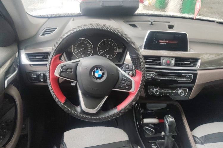 Used BMW X1 2018 xDrive20Li Luxury Edition Steering Wheel