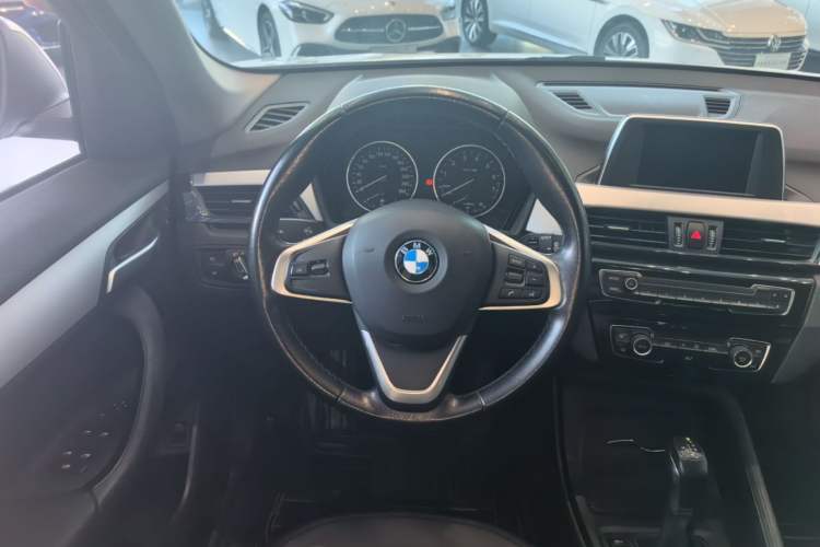 Used BMW X1 2018 sDrive20Li Leading Model Steering Wheel