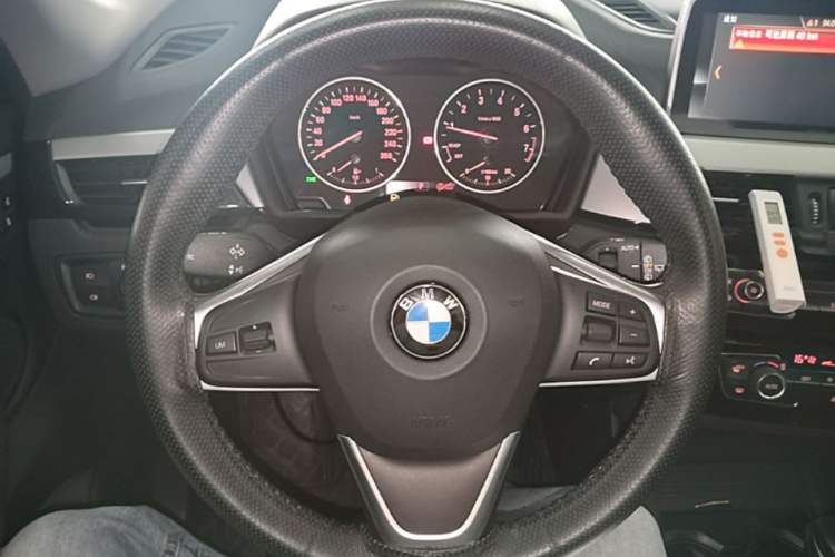 Used BMW X1 2018 sDrive20Li Leading Model Steering Wheel
