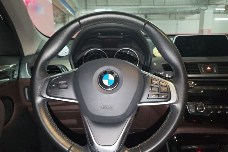 Used BMW X1 2018 xDrive20Li Luxury Edition Steering Wheel