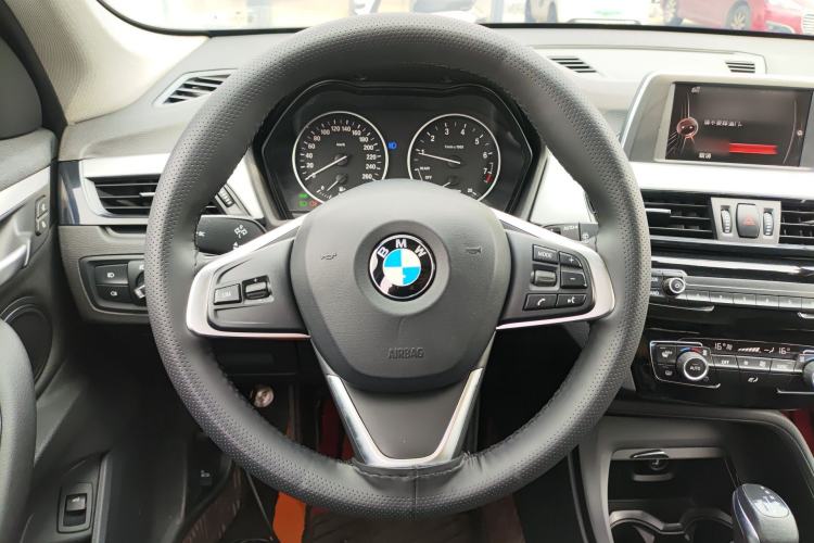 Used BMW X1 2018 sDrive20Li Leading Model Steering Wheel