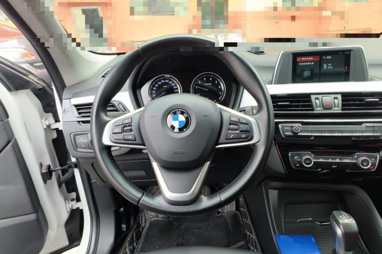 Used BMW X1 2018 sDrive20Li Leading Model Steering Wheel