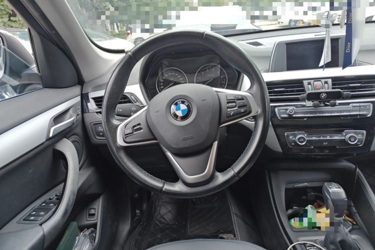 Used BMW X1 2018 sDrive20Li Leading Model Steering Wheel
