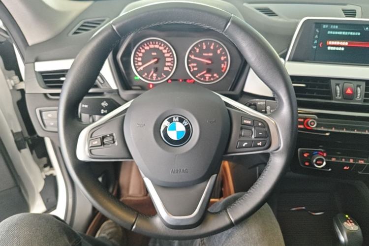 Used BMW X1 2018 sDrive20Li Leading Model Steering Wheel