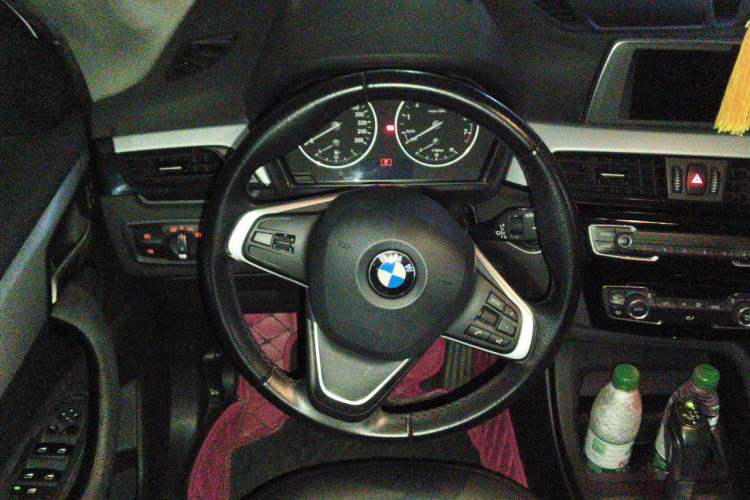 Used BMW X1 2018 sDrive18Li Fashion Model Steering Wheel