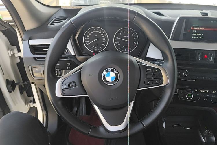 Used BMW X1 2018 sDrive18Li Fashion Model Steering Wheel