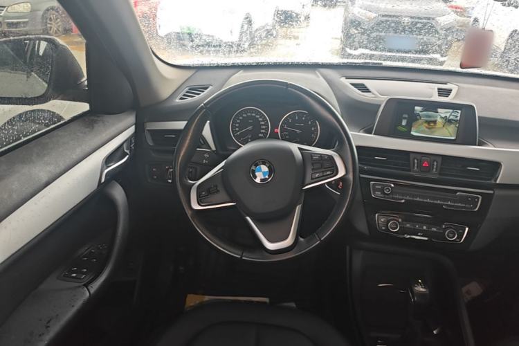 Used BMW X1 2018 sDrive20Li Leading Model Steering Wheel
