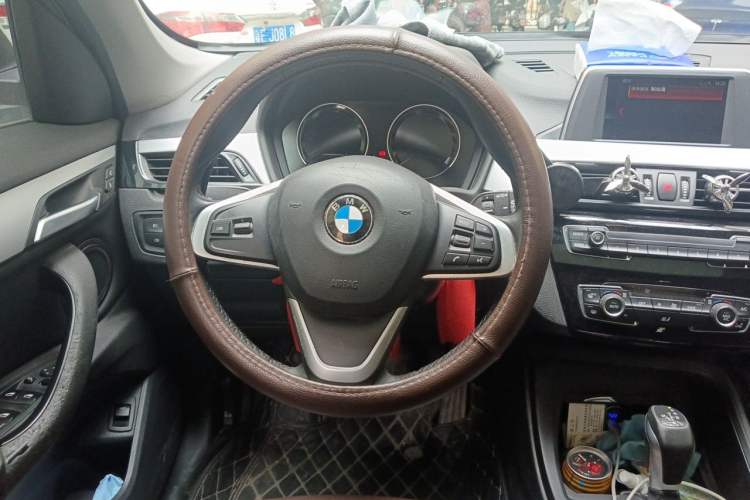 Used BMW X1 2018 sDrive20Li Leading Model Steering Wheel