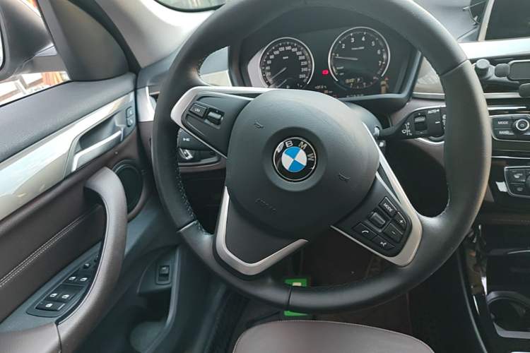 Used BMW X1 2018 xDrive20Li Luxury Edition Steering Wheel