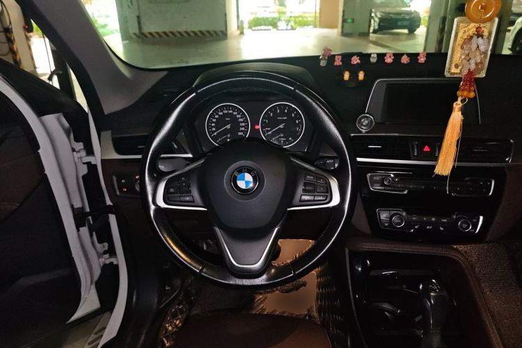 Used BMW X1 2018 xDrive20Li Luxury Edition Steering Wheel