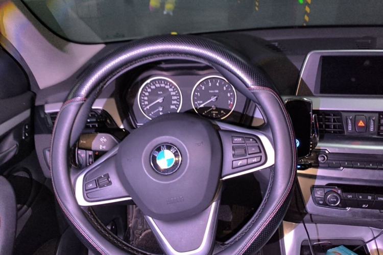 Used BMW X1 2018 sDrive18Li Fashion Model Steering Wheel