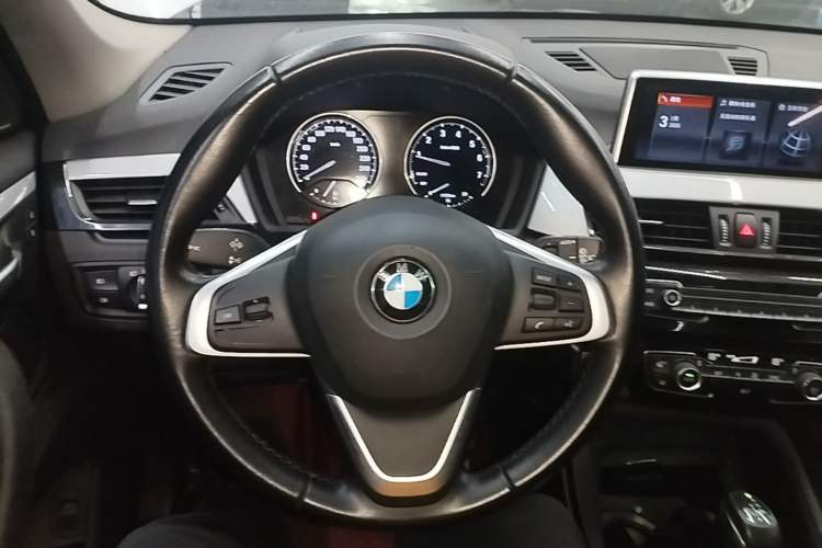 Used BMW X1 2018 sDrive20Li Leading Model Steering Wheel