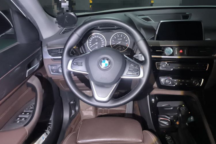 Used BMW X1 2018 xDrive20Li Luxury Edition Steering Wheel