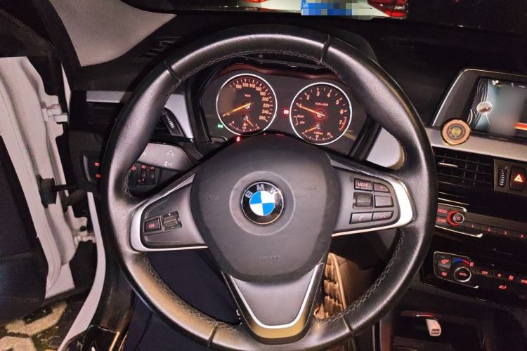 Used BMW X1 2018 sDrive18Li Fashion Model Steering Wheel