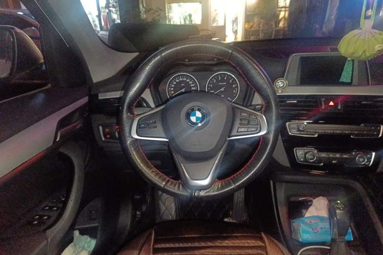 Used BMW X1 2018 sDrive20Li Leading Model Steering Wheel
