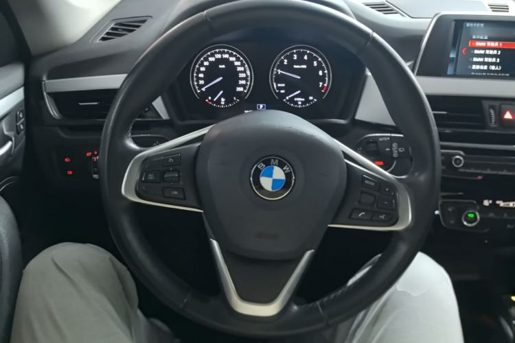 Used BMW X1 2018 sDrive20Li Leading Model Steering Wheel