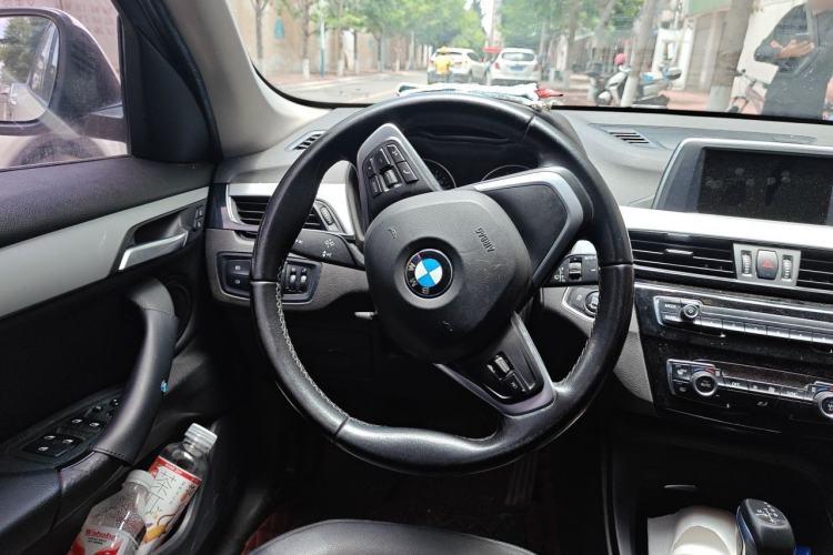 Used BMW X1 2018 sDrive18Li Fashion Model Steering Wheel