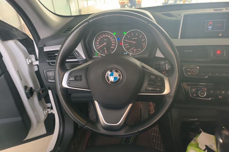 Used BMW X1 2018 sDrive18Li Fashion Model Steering Wheel