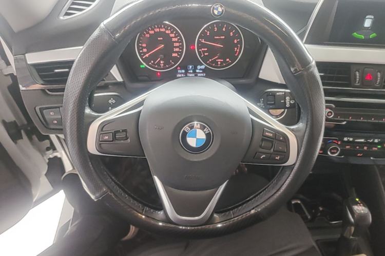 Used BMW X1 2018 sDrive18Li Fashion Model Steering Wheel