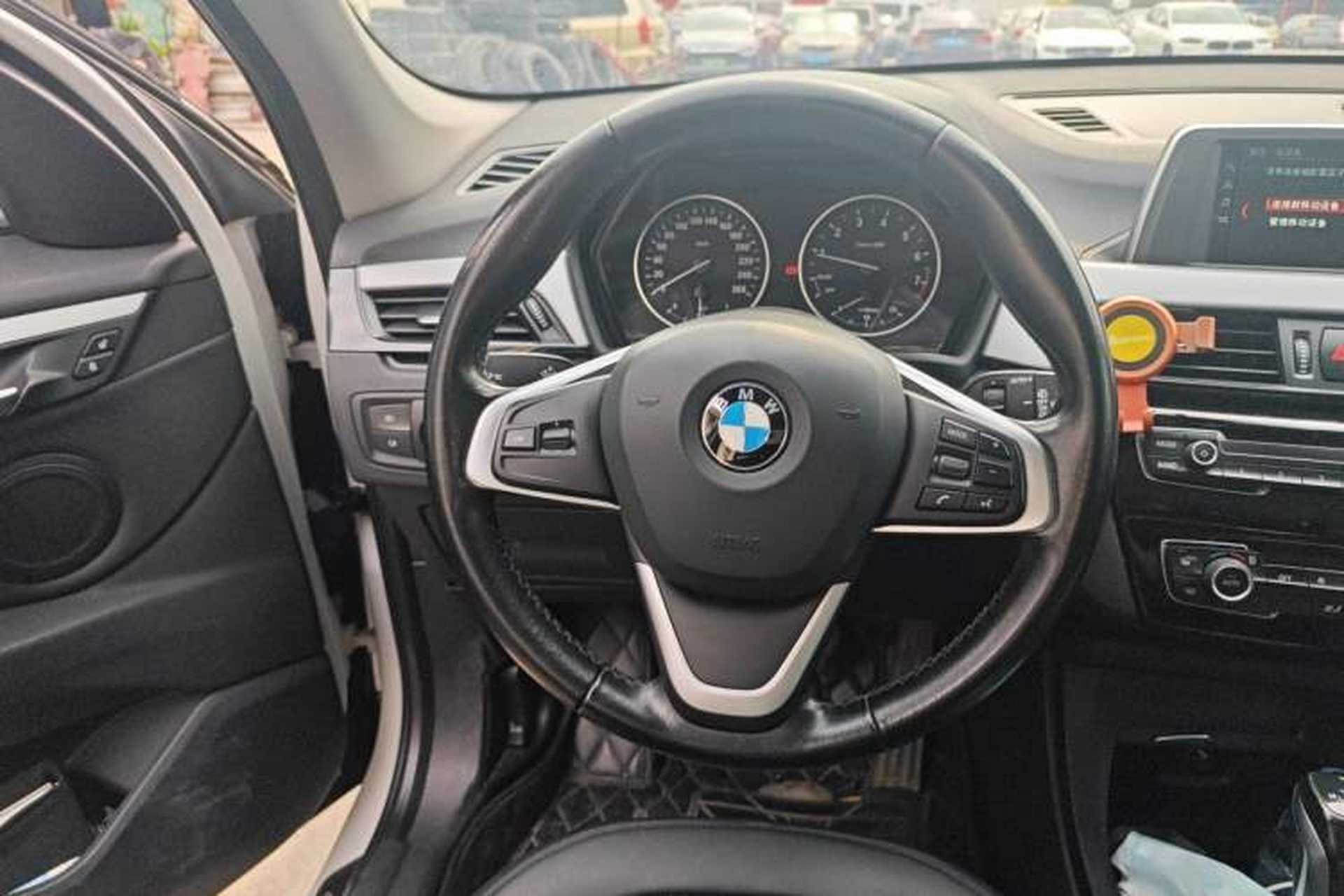 Used BMW X1 2018 sDrive18Li Fashion Model Steering Wheel
