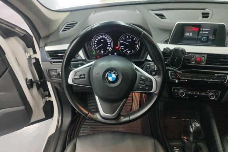Used BMW X1 2018 sDrive18Li Fashion Model Steering Wheel