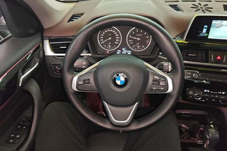 Used BMW X1 2018 xDrive20Li Luxury Edition Steering Wheel