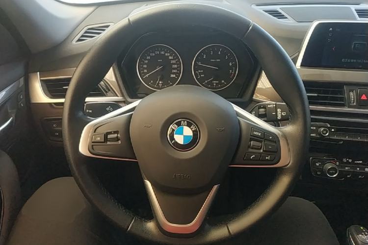 Used BMW X1 2018 xDrive20Li Luxury Edition Steering Wheel