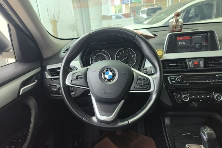Used BMW X1 2018 sDrive20Li Leading Model Steering Wheel