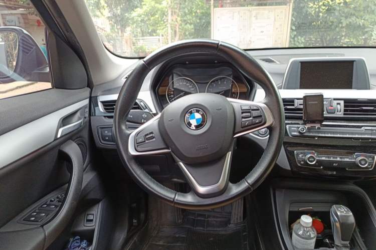 Used BMW X1 2018 sDrive20Li Leading Model Steering Wheel