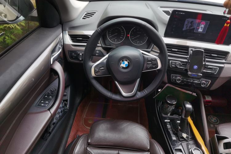 Used BMW X1 2018 xDrive20Li Luxury Edition Steering Wheel