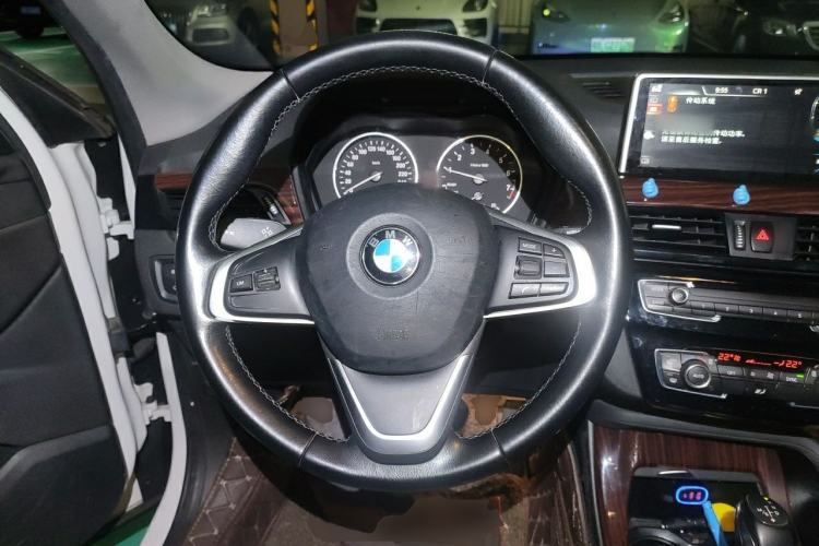 Used BMW X1 2018 sDrive18Li Fashion Model Steering Wheel