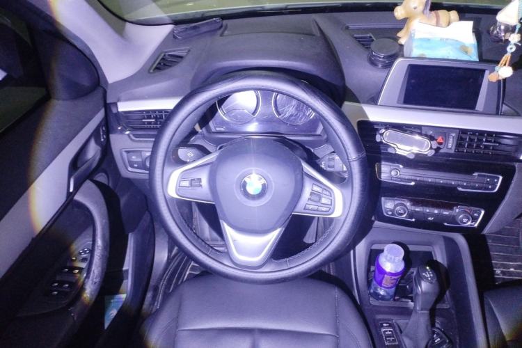 Used BMW X1 2018 sDrive18Li Fashion Model Steering Wheel