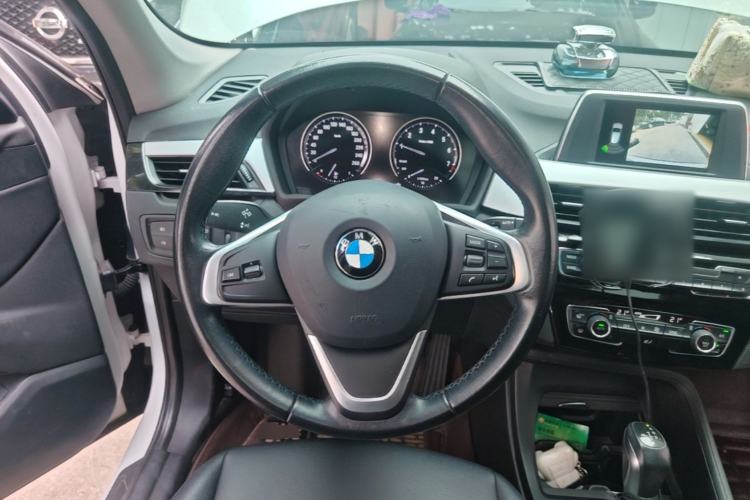 Used BMW X1 2018 sDrive20Li Leading Model Steering Wheel