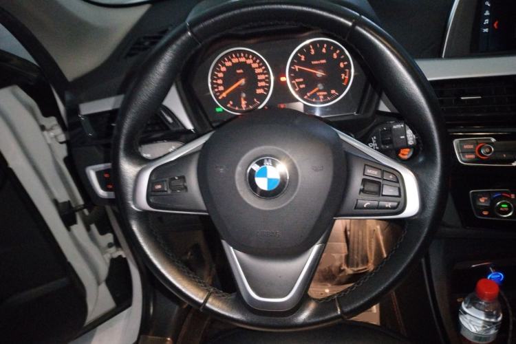 Used BMW X1 2018 sDrive20Li Leading Model Steering Wheel