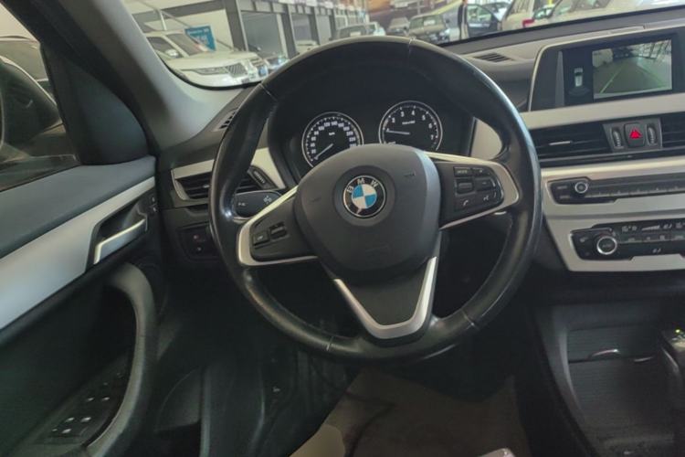 Used BMW X1 2018 sDrive18Li Fashion Model Steering Wheel