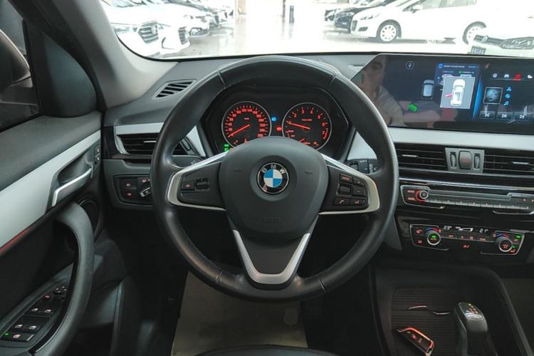 Used BMW X1 2018 sDrive18Li Fashion Model Steering Wheel