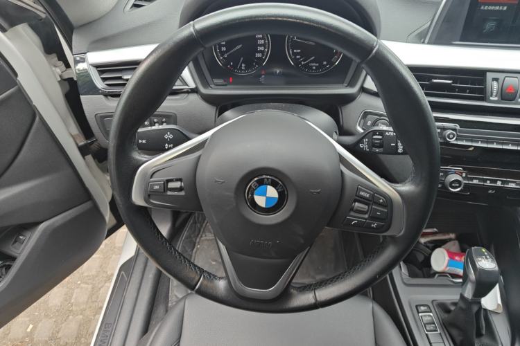Used BMW X1 2018 sDrive18Li Fashion Model Steering Wheel