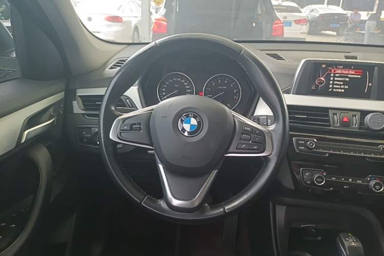 Used BMW X1 2018 sDrive18Li Fashion Model Steering Wheel