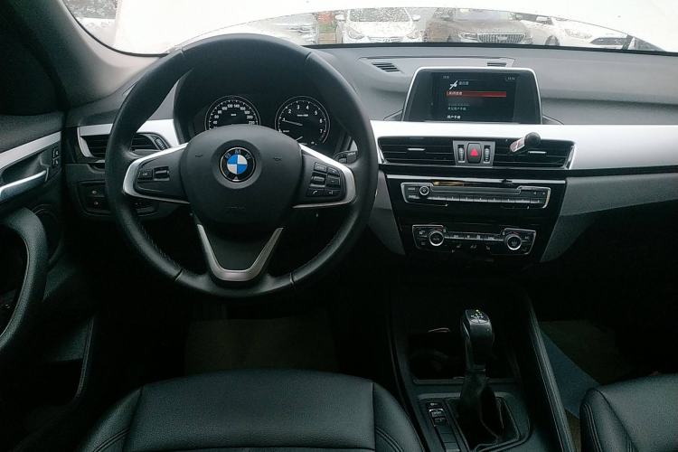 Used BMW X1 2018 sDrive18Li Fashion Model Steering Wheel