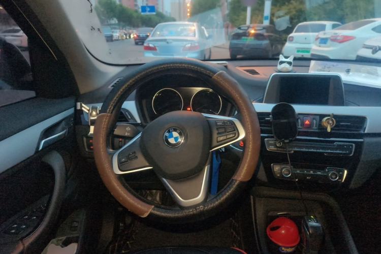 Used BMW X1 2018 sDrive20Li Leading Model Steering Wheel