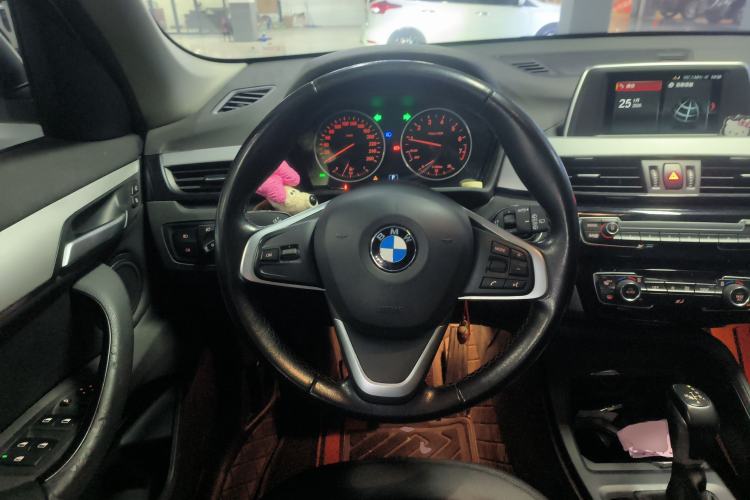 Used BMW X1 2018 sDrive18Li Fashion Model Steering Wheel