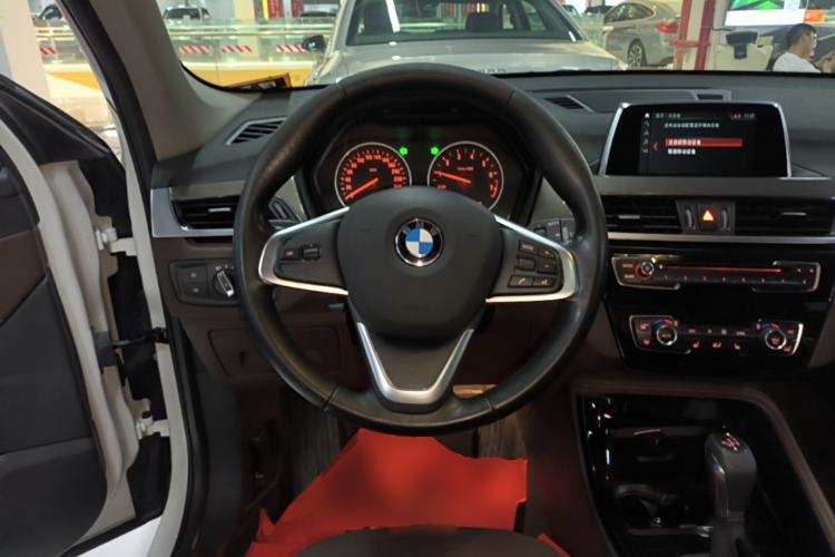 Used BMW X1 2018 xDrive20Li Luxury Edition Steering Wheel