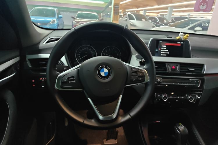 Used BMW X1 2018 sDrive20Li Leading Model Steering Wheel
