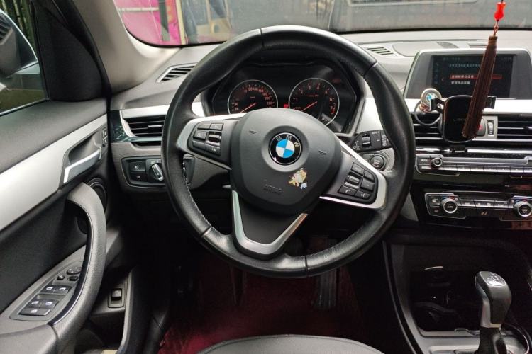 Used BMW X1 2018 sDrive20Li Leading Model Steering Wheel