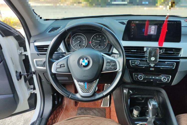 Used BMW X1 2018 sDrive20Li Leading Model Steering Wheel