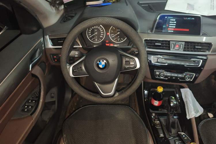 Used BMW X1 2018 xDrive20Li Luxury Edition Steering Wheel