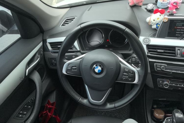 Used BMW X1 2018 sDrive18Li Fashion Model Steering Wheel