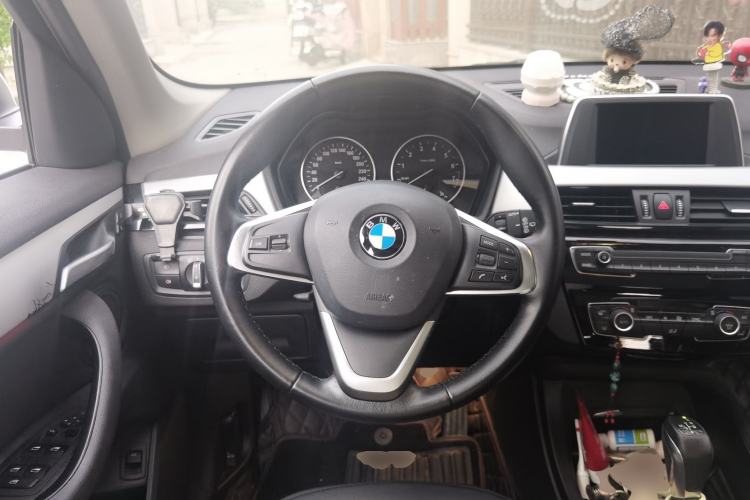 Used BMW X1 2018 sDrive20Li Leading Model Steering Wheel