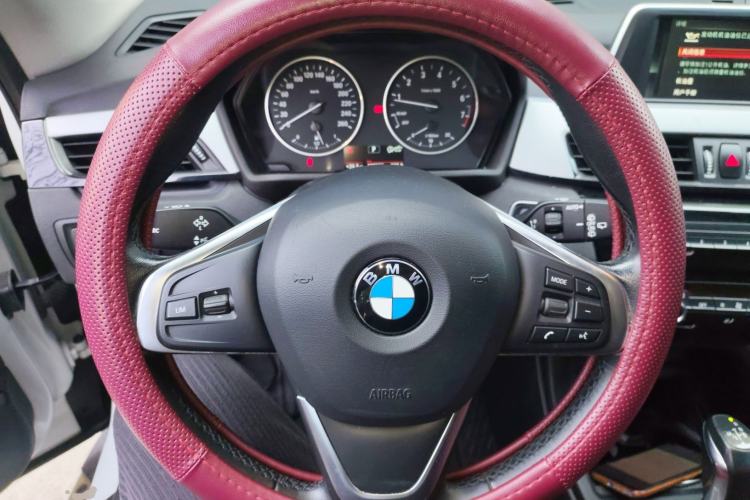Used BMW X1 2018 sDrive20Li Leading Model Steering Wheel