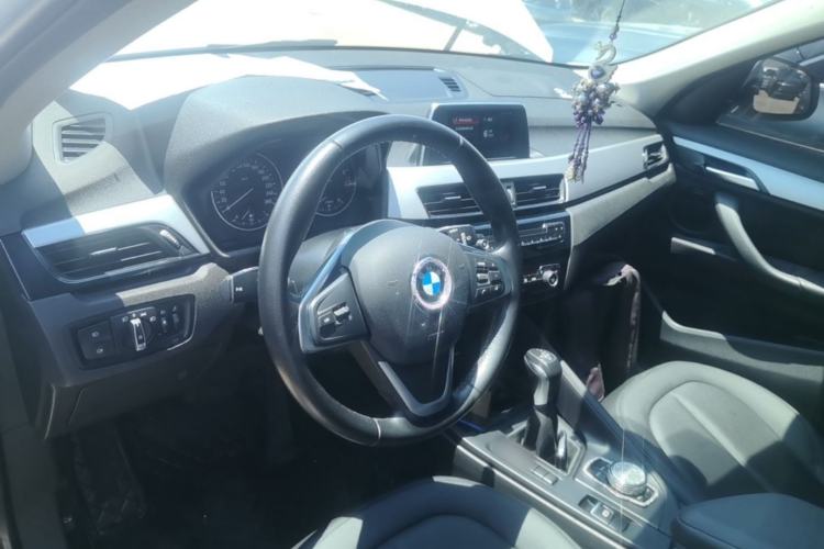 Used BMW X1 2018 sDrive18Li Fashion Model Steering Wheel